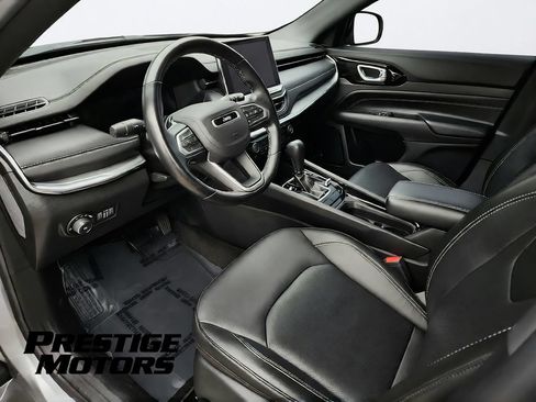 Used 2022 Jeep Compass High Altitude AWD/4WD image 16