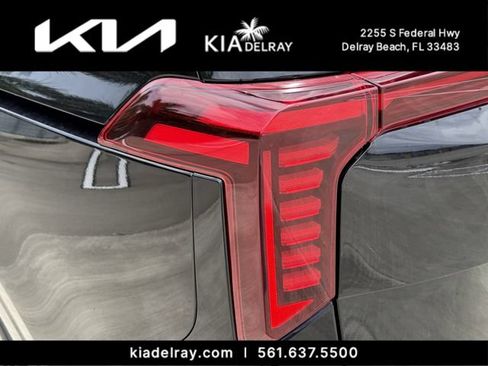 New 2026 Kia Carnival SX Prestige FWD image 7
