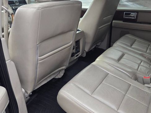 Used 2013 Lincoln Navigator 4WD image 16