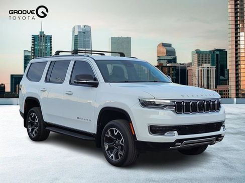 Used 2023 Jeep Wagoneer Series III w/ Rear Seat Video Group 1 image 9