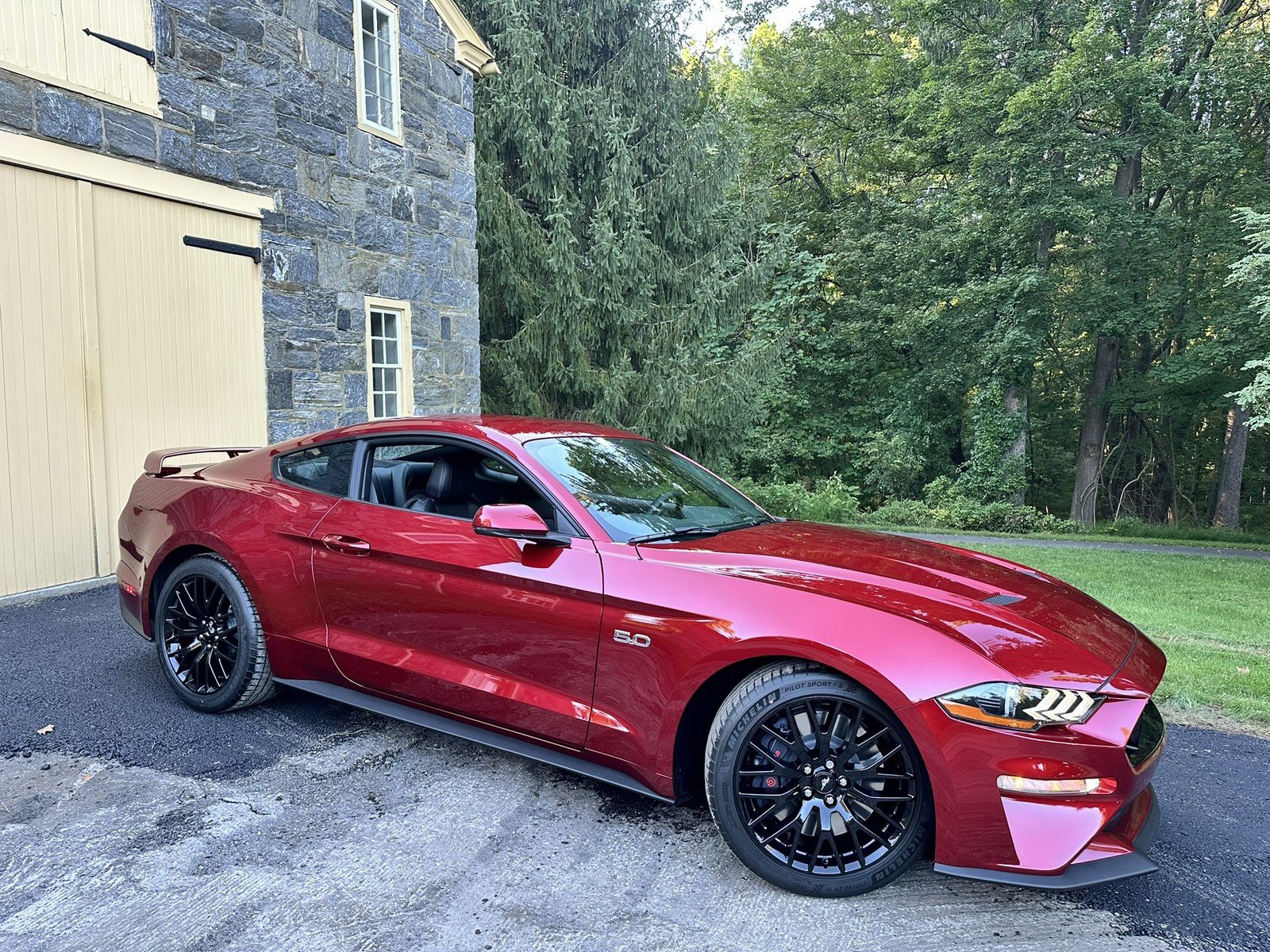 Used 2019 Ford Mustang GT Premium w/ GT Performance Package RWD image 1