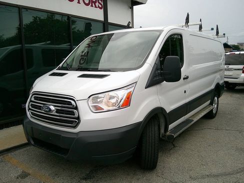 Used 2018 Ford Transit 250 130 Low Roof w/ Exterior Upgrade Package RWD image 2