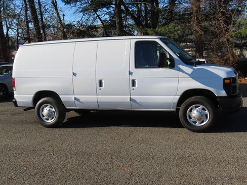Used 2013 Ford E-250 and Econoline 250 image 22