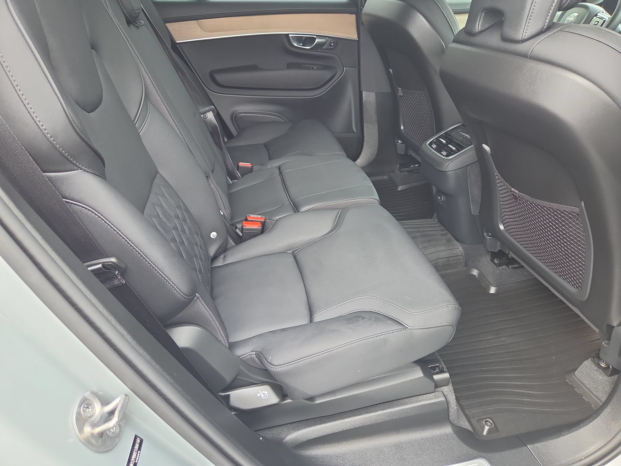 Used 2025 Volvo XC90 B5 Plus w/ Protection Package Premier AWD/4WD image 26