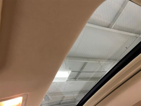 Used 2015 Toyota Highlander Limited image 18