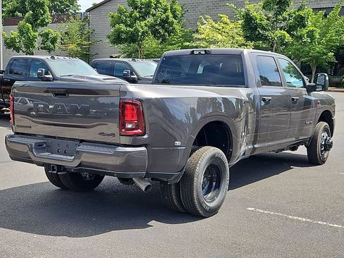 New 2026 RAM 3500 Big Horn AWD/4WD image 7