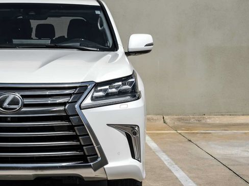 Used 2017 Lexus LX 570 4WD w/ Luxury Package image 50