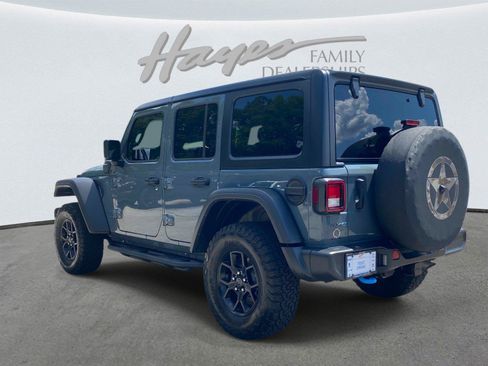 Used 2024 Jeep Wrangler Unlimited AWD/4WD image 7