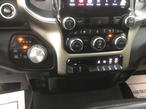 Used 2020 RAM 1500 Laramie AWD/4WD image 29