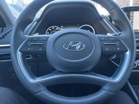 Used 2023 Hyundai Sonata Limited w/ Preferred Accessory Package image 13