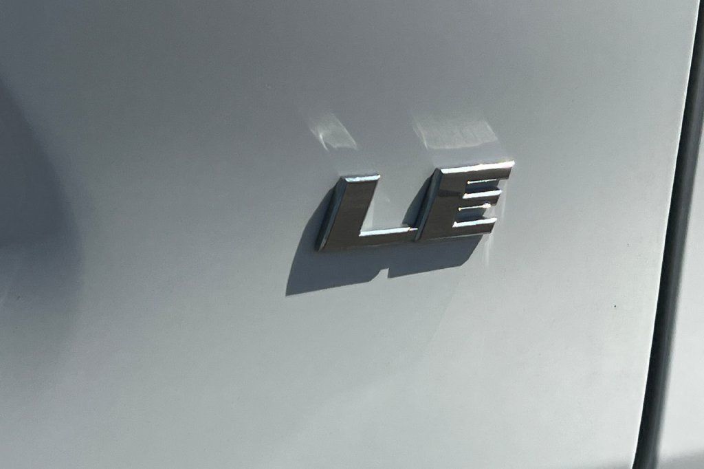 Certified 2025 Toyota RAV4 LE FWD image 29