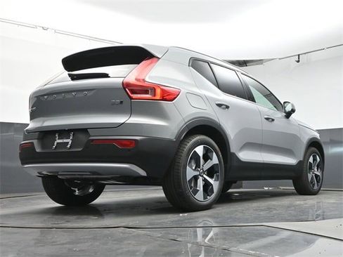New 2025 Volvo XC40 B5 Core w/ Protection Package Premier image 36