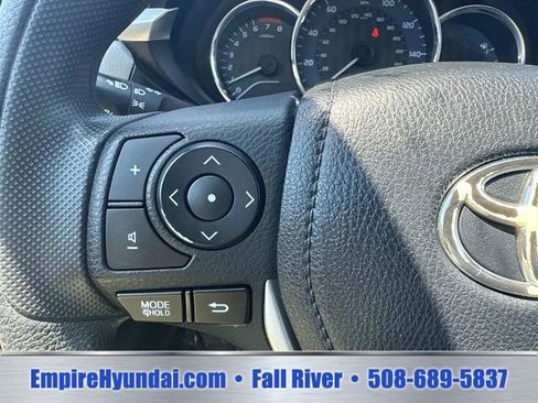 Used 2016 Toyota Corolla LE FWD image 29