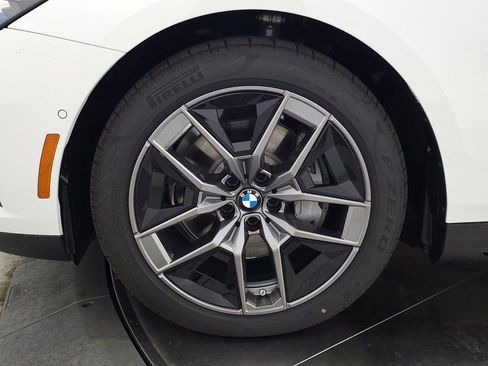 New 2026 BMW i5 eDrive40 image 8