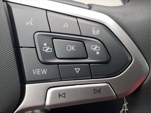 New 2026 Volkswagen Taos SEL image 21