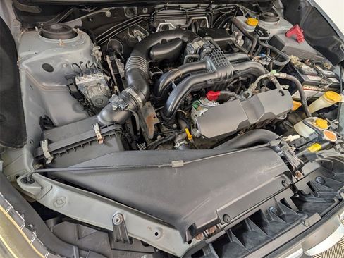 Used 2015 Subaru Crosstrek 2.0i Premium image 14