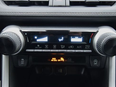 Used 2024 Toyota RAV4 LE image 27