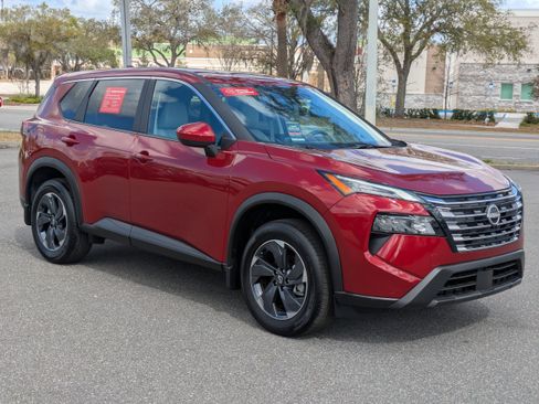 Certified 2025 Nissan Rogue SV image 2