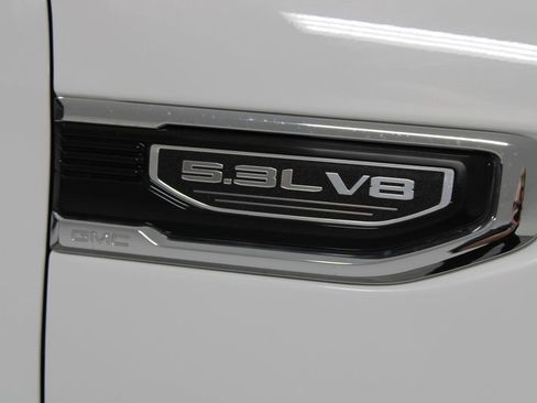 Used 2025 GMC Sierra 1500 SLT image 12