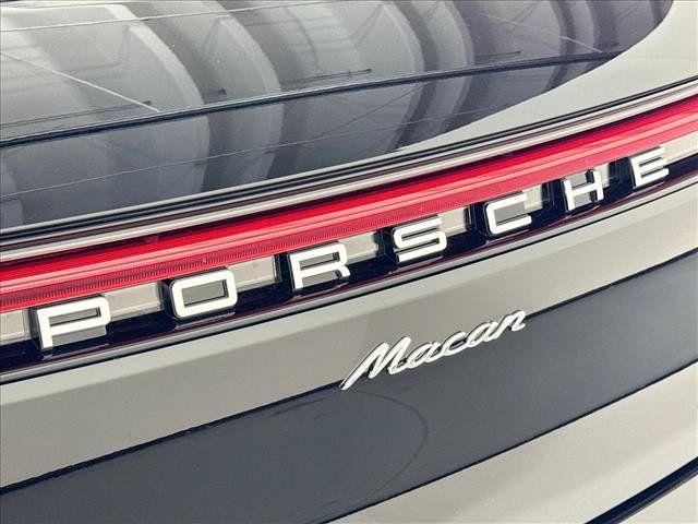Used 2026 Porsche Macan AWD/4WD image 26