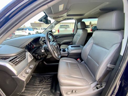 Used 2017 Chevrolet Suburban LT image 23
