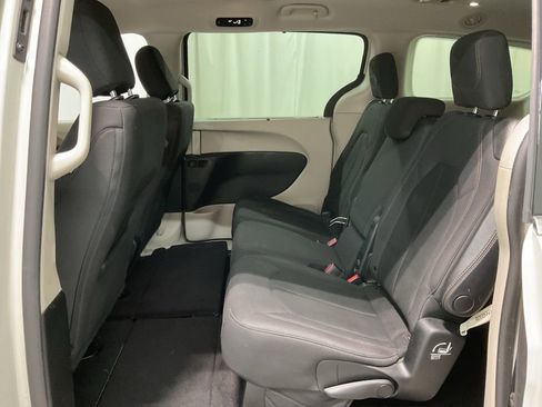 Used 2019 Chrysler Pacifica Touring Plus w/ Advanced Safetytec Group image 22