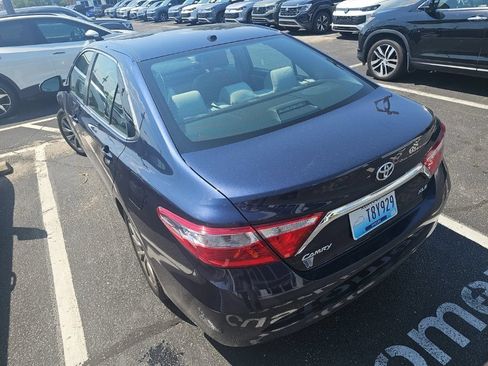 Used 2017 Toyota Camry XLE w/ Moonroof Package FWD image 11