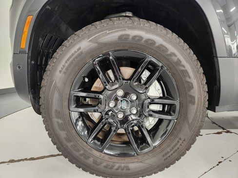 Used 2024 Land Rover Defender 110 S AWD/4WD image 8