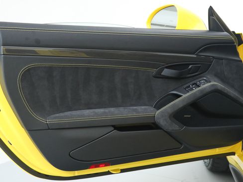 Used 2019 Porsche 911 GT2 RS image 24