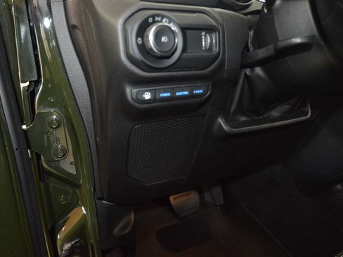 Used 2023 Jeep Wrangler Unlimited Sahara w/ Cold Weather Group image 30