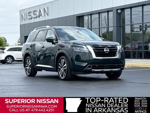 Certified 2025 Nissan Pathfinder Platinum AWD/4WD image 1