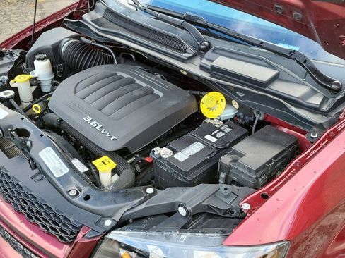 Used 2017 Dodge Grand Caravan GT image 39