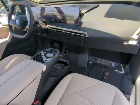 Used 2025 BMW iX xDrive50 AWD/4WD image 11