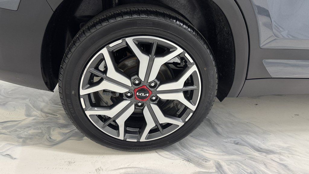Used 2022 Kia Seltos SX w/ Sunroof Package AWD/4WD image 14