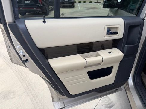 Used 2017 Ford Flex SEL FWD image 12
