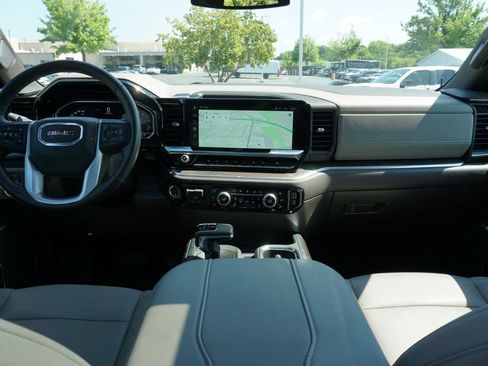 Used 2025 GMC Sierra 1500 SLT w/ SLT Premium Plus Package AWD/4WD image 17