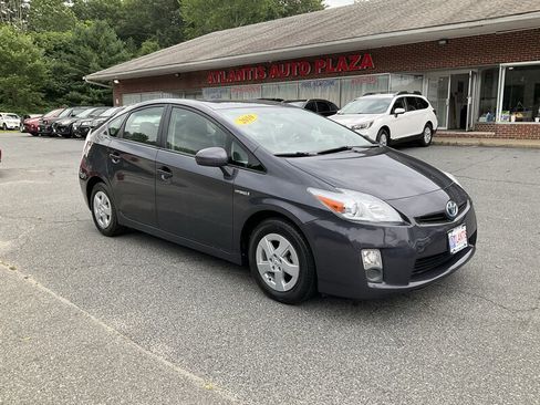Used 2010 Toyota Prius Three w/ Navigation Pkg FWD image 3