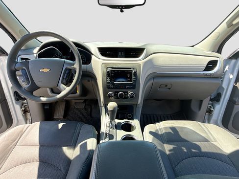 Used 2017 Chevrolet Traverse LS FWD image 3