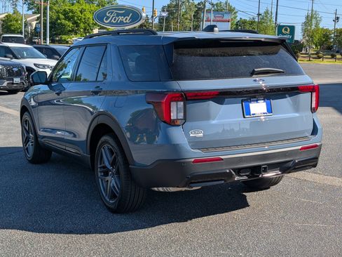 New 2026 Ford Explorer ST-Line w/ ST-Line Street Pack RWD image 13