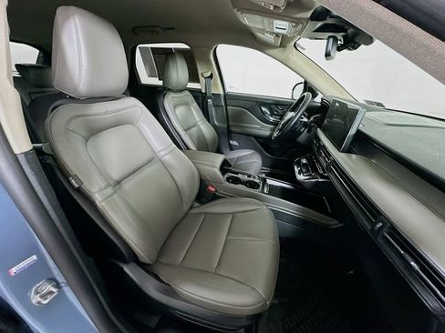 Used 2025 Lincoln Corsair AWD image 31