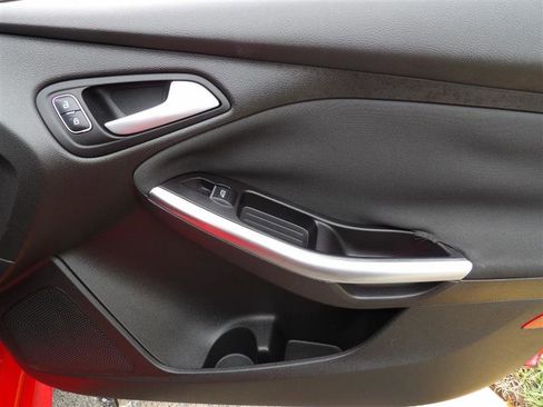 Used 2017 Ford Focus ST image 13