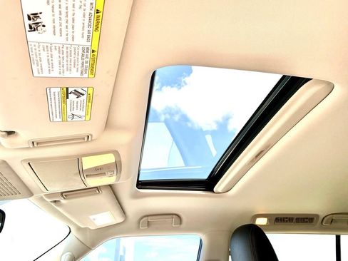 Used 2018 Nissan Armada SL w/ Moonroof Package RWD image 20