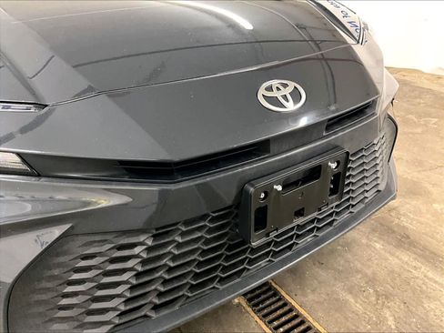 Used 2025 Toyota Camry SE w/ Convenience Package image 31