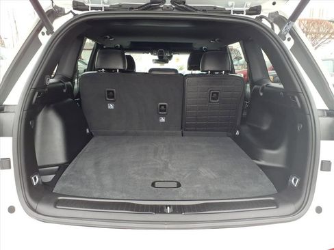 Certified 2025 Jeep Grand Cherokee Altitude image 18