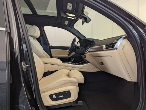 Used 2022 BMW X5 sDrive40i w/ Premium Package image 19