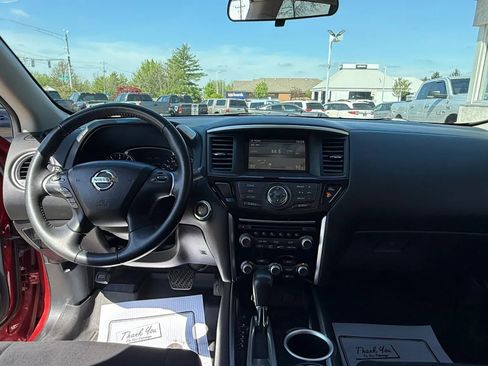 Used 2014 Nissan Pathfinder SV image 17