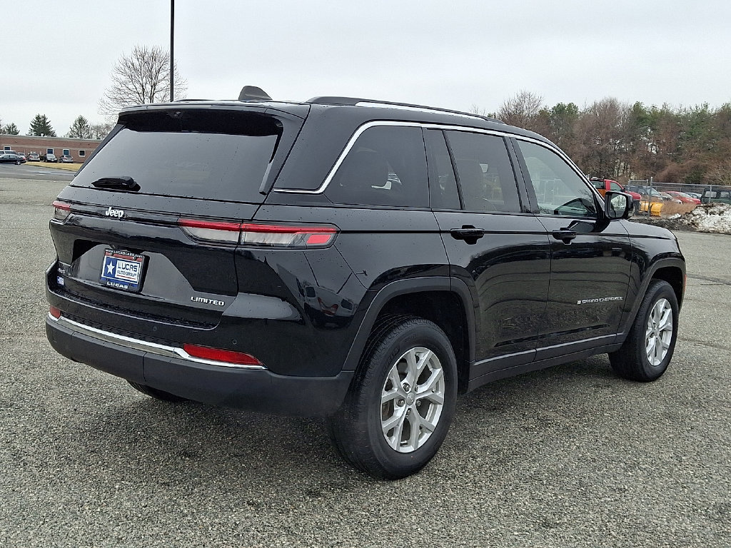 Used 2023 Jeep Grand Cherokee Limited w/ Luxury Tech Group II AWD/4WD image 12