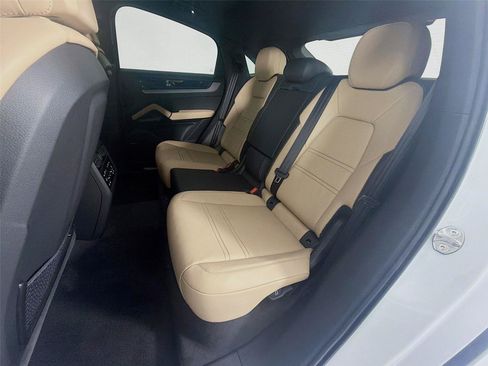New 2026 Porsche Cayenne Coupe AWD/4WD image 21