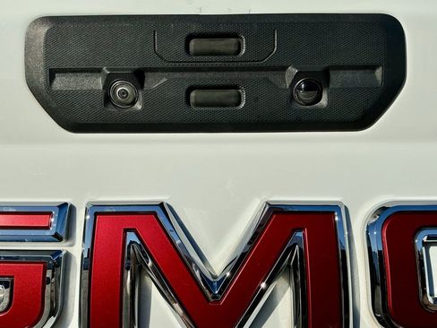 Used 2021 GMC Sierra 1500 Elevation image 21