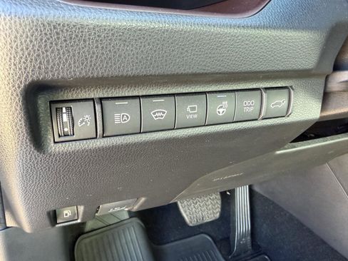 Used 2024 Toyota RAV4 Limited image 37